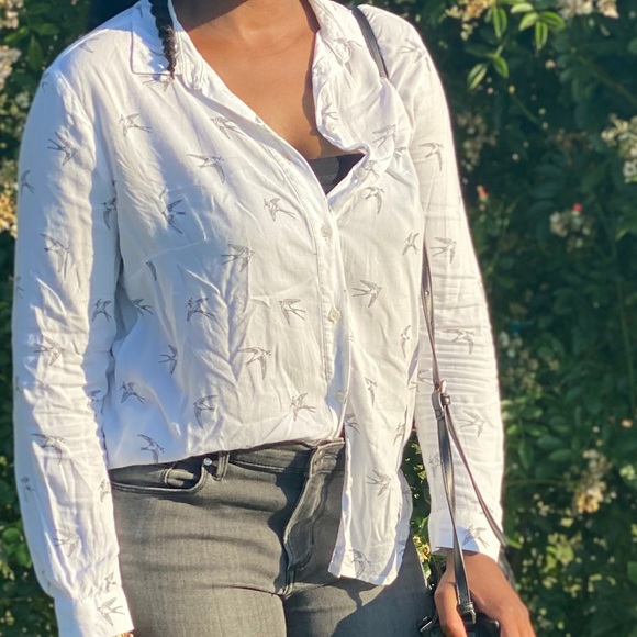 BLACK & WHITE EAGLE PRINT BLOUSE!!! - Picture 6 of 10